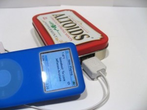 DIY solar USB charger recycled Altoids can