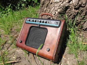 Green living: Do it Yourself Upcycled Suitcase Amp