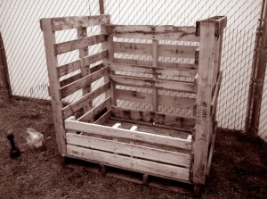 DIY Pallet Compost bin