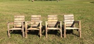 DIY pallet chairs