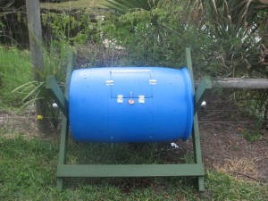 Rain barrel compost bin