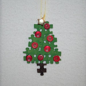 Upcycled puzzle tree